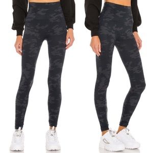 Spanx Look at Me Now Seamless Leggings Black Camo Size Small S